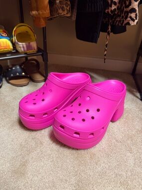 Croc Siren Hot Pink Platform Clog